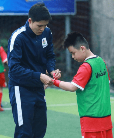 Coach NGUYỄN THỊ NGỌC ANH Trung vệ vàng của bóng đá Việt Nam