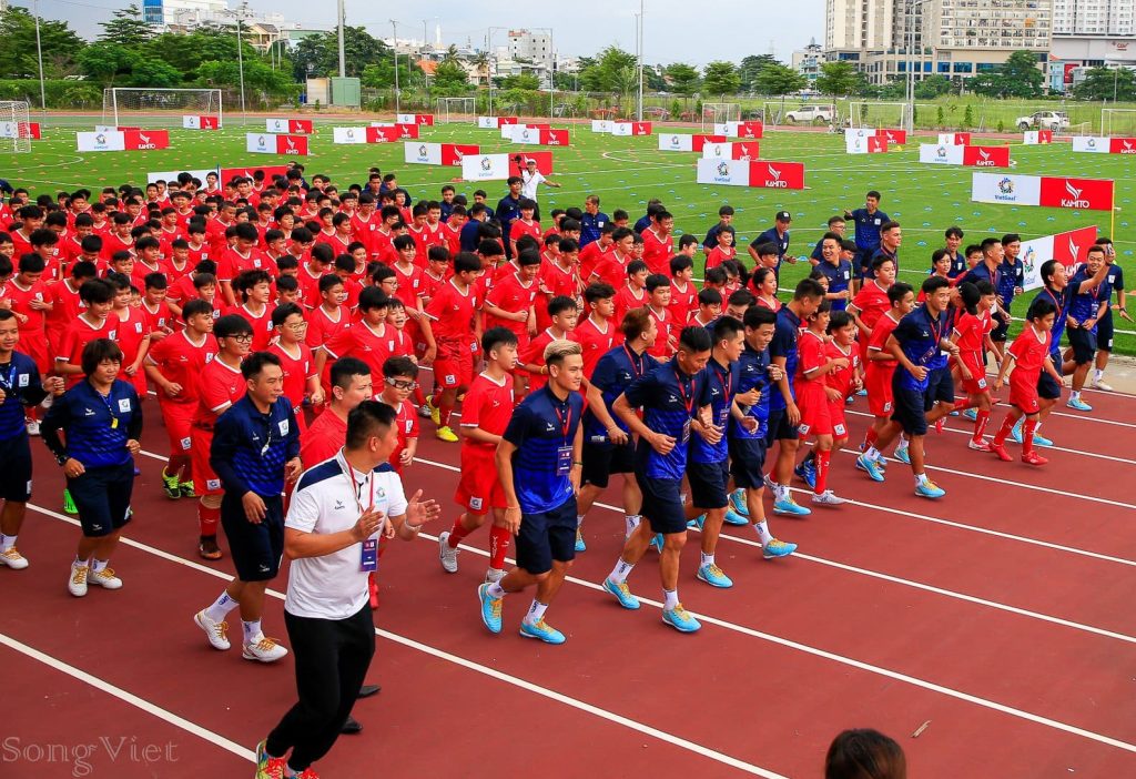 trung tâm dạy bóng đá trẻ em