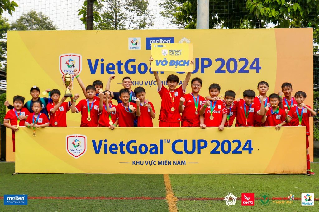 lớp bóng đá trẻ em