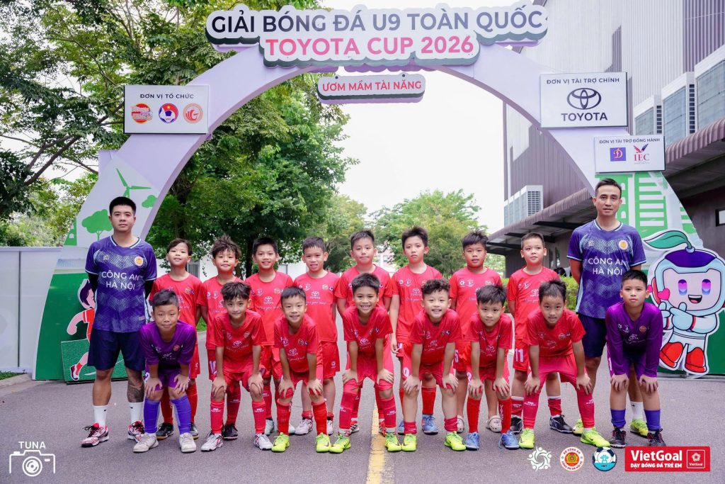 U9 VIETGOAL KHOÁC ÁO CÔNG AN HÀ NỘI CHIẾM NGÔI ĐẦU BẢNG TẠI GIẢI U9 TOÀN QUỐC 2026.
